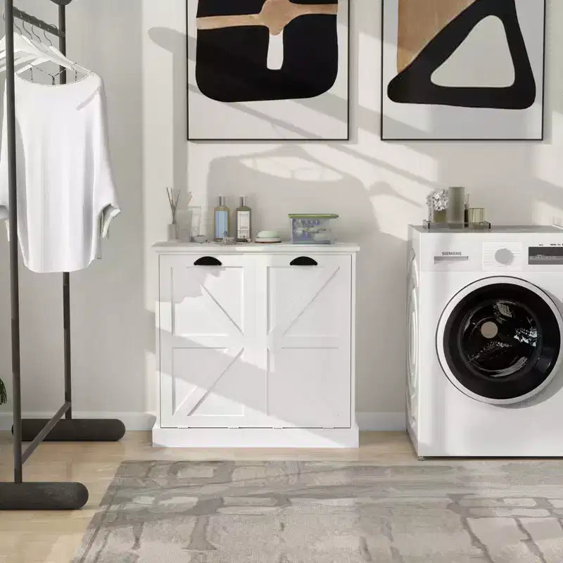 Meuble de buanderie inclinable avec deux compartiments de tri et une étagère supérieure de rangement