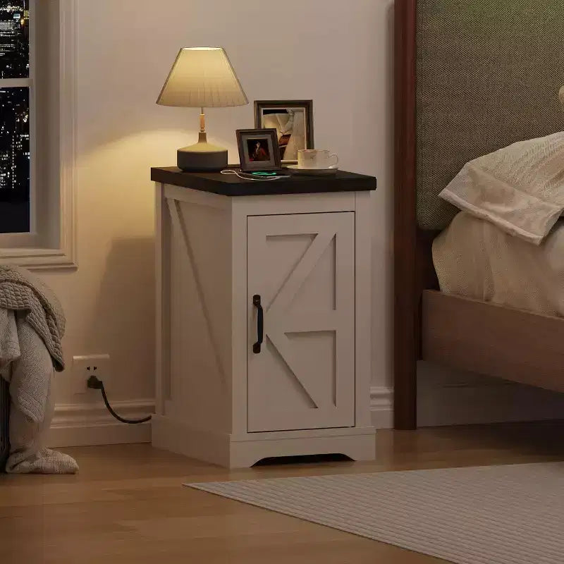 Table de chevet industrielle avec station de charge, Table de nuit de style ferme pour chambre moderne, Ports USB et prises de courant